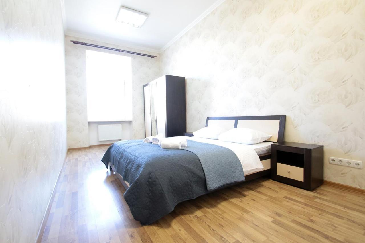 Deluxe Apartments 1326 Lviv Bagian luar foto