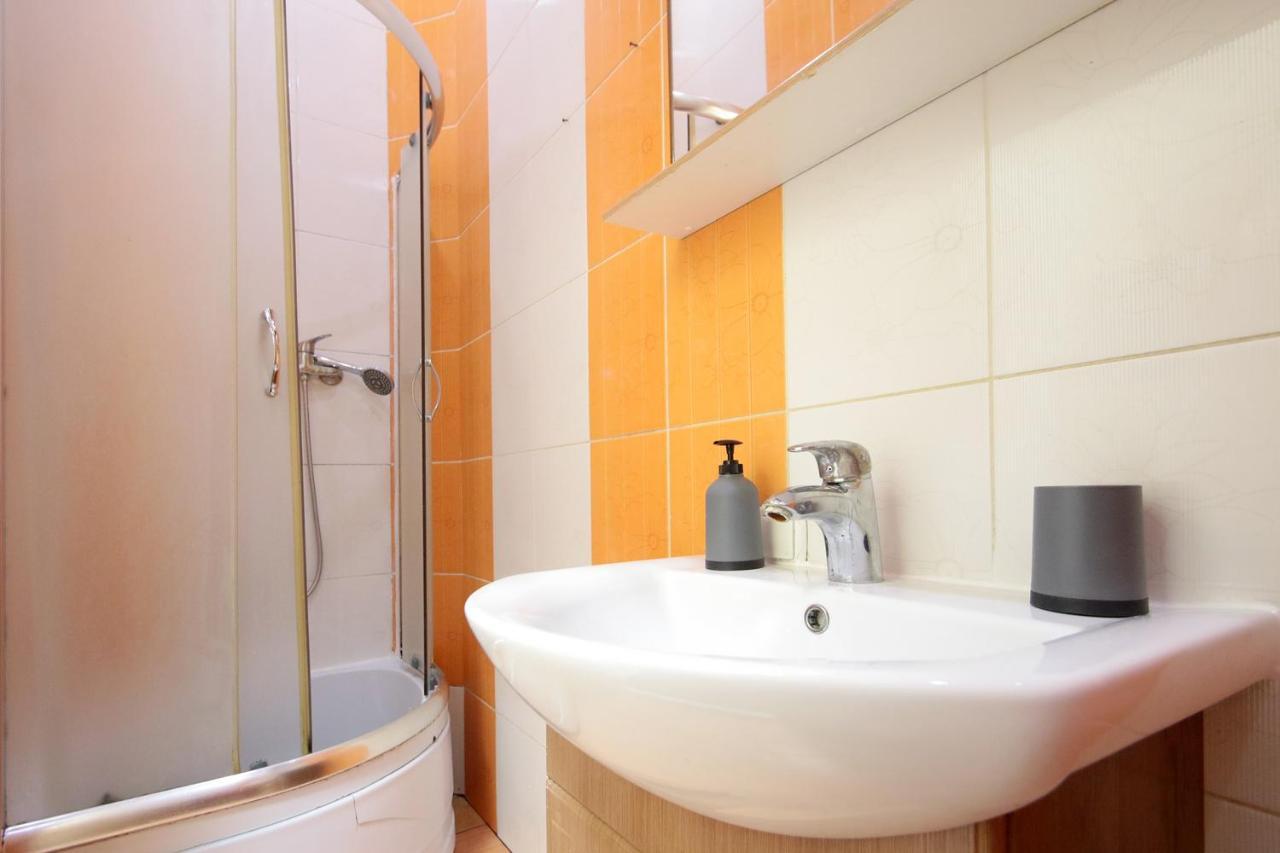 Deluxe Apartments 1326 Lviv Bagian luar foto